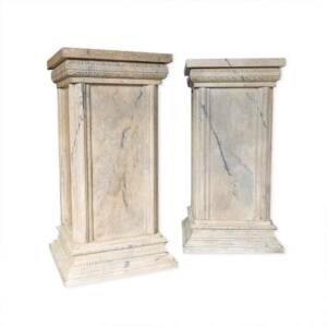 Pedestal con imitación mármol blanco